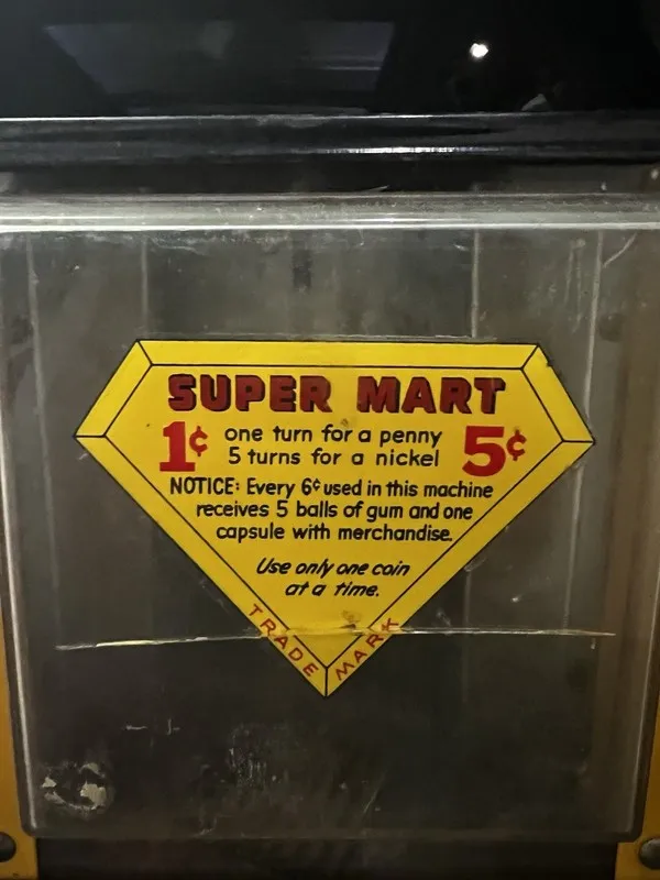 Торговый автомат Vintage Victor Vending Corp “Super Mart”Gumball Machine 1 Cent/ — фото лота 1