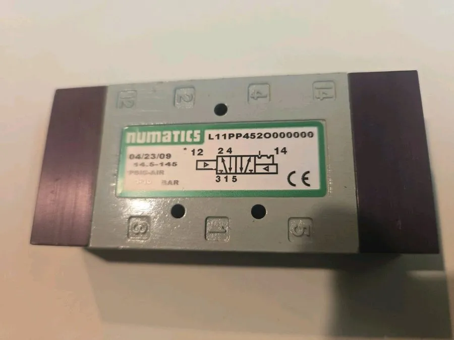 Коллектор Numatics L11PP452O000000 14.5-145 psi Pneumatic Manifold