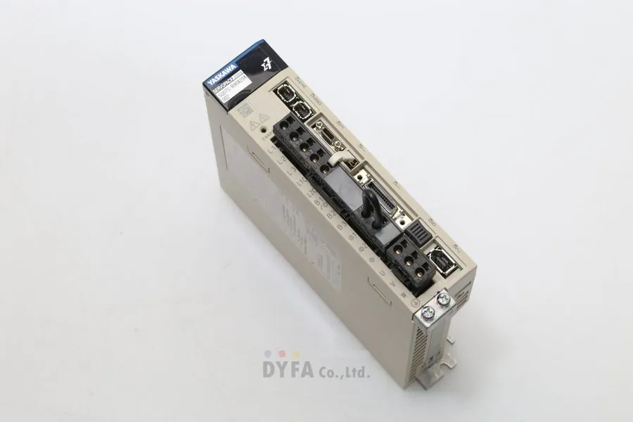 Сервопривод YASKAWA SIGMA7 amplifier SGD7S-R90A20A002 SERVOPACK 100W