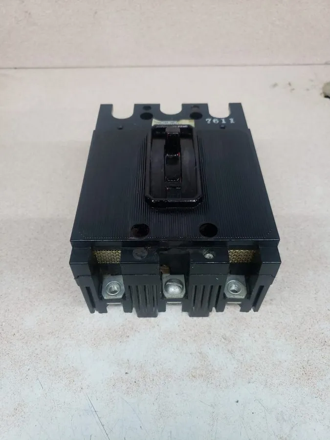 Автоматический выключатель ITE Siemens EH3 EH3-B020 3 Pole 20 Amp 480V Circuit B