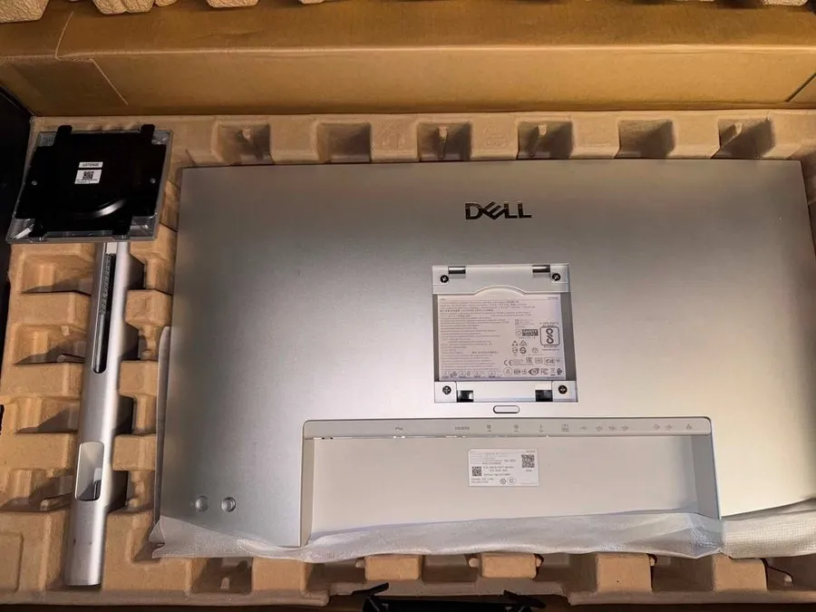 Монитор Dell UltraSharp 27" 4K Thunderbolt 4 Hub Monitor U2725QE 120Hz IPS Black — фото лота 2