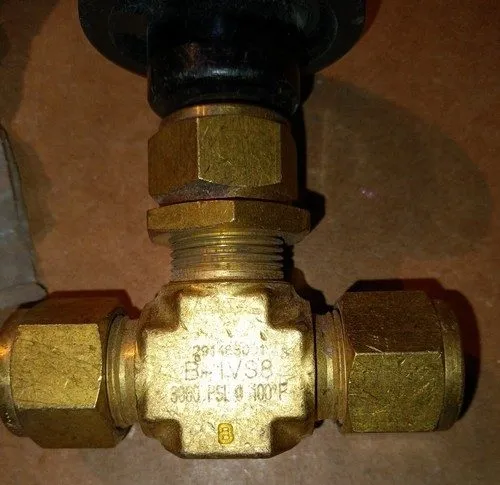Клапан Swagelok B-1VS8 Needle Valve 1/2" Tube OD 316 Brass