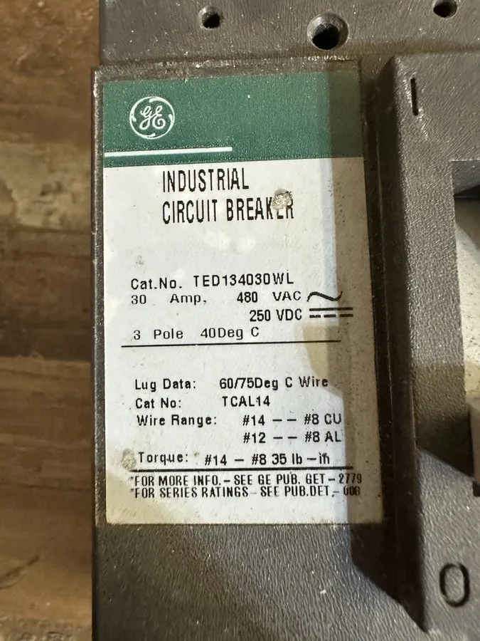 Автоматический выключатель TED134030WL GE CIRCUIT BREAKER MOLDED CASE 3P 3PH 30A — фото лота 1