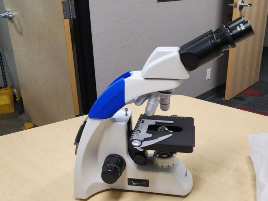Микроскоп Leica Microsystems DM750 Binocular Microscope — фото лота 2