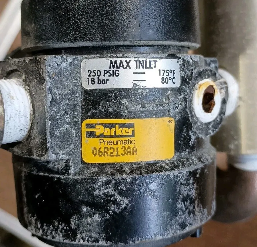Регулятор давления Parker 06R213AA Compressed Air Pneumatic Regulator 250PSIG 3/ — фото лота 2