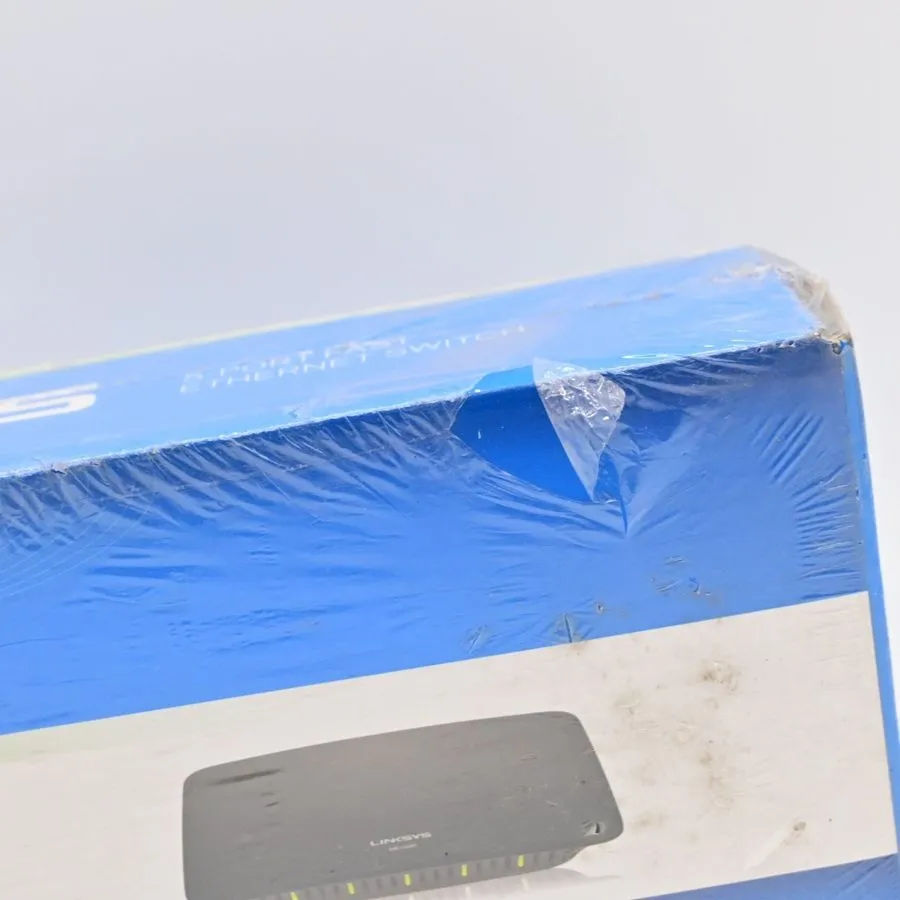 Коммутатор Linksys SE1500 5-Port Fast Ethernet Switch Desktop Network Hub