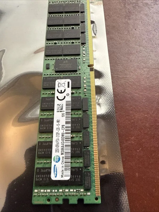 Модуль памяти Samsung 32GB DDR4 ECC 2133MHz PC4-2133P 4DRx4 LRDIMM M386A4G40DM0- — фото лота 2