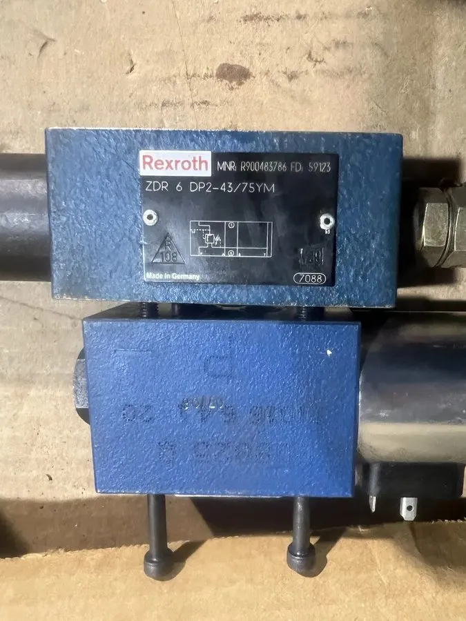 Пневмораспределитель Rexroth R900561274 24 VDC 124 A Hyrdaulic Directional Contr