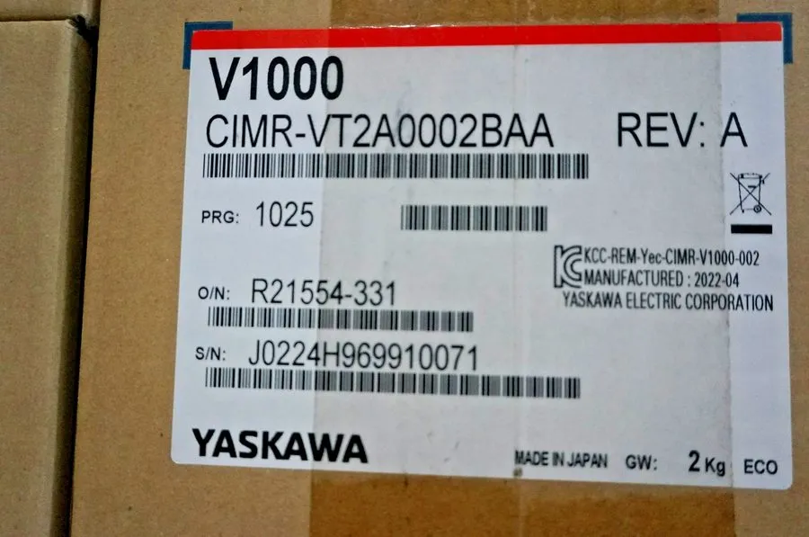 Частотный преобразователь YASKAWA V1000 CIMR-VT2A0002BAA 0.4kw / 0.2kw INVERTER