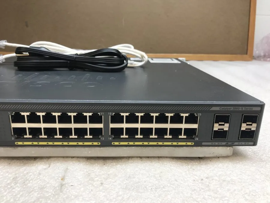 Коммутатор Cisco WS-C2960X-24PS-L 24-Port Gigabit PoE+ 370W Managed Switch