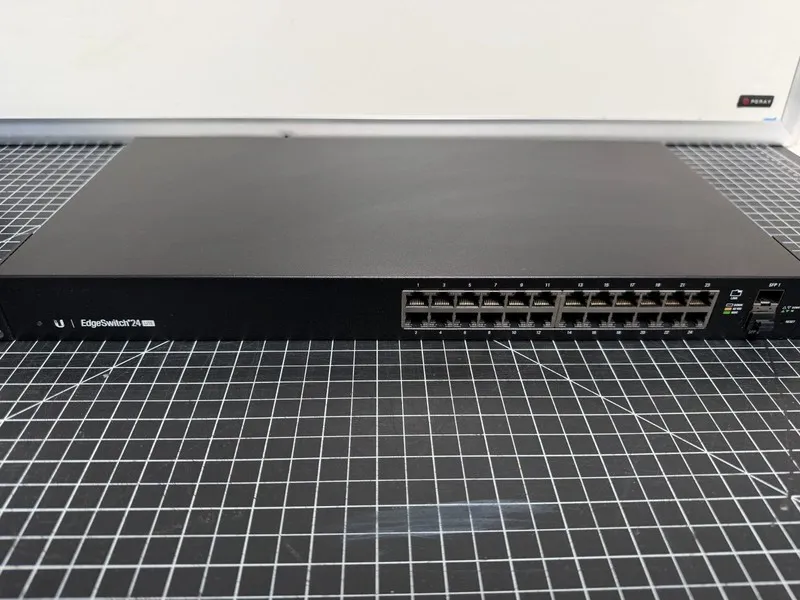 Коммутатор Ubiquiti EdgeSwitch 24 Lite 24-Port Gigabit Rackmount Switch ES-24-Li — фото лота 1