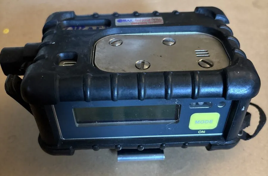 Газоанализатор RAE SYSTEMS Q-RAE PLUS PGM2000 Multiple Gas Monitor 015-3053 12VD — фото лота 1