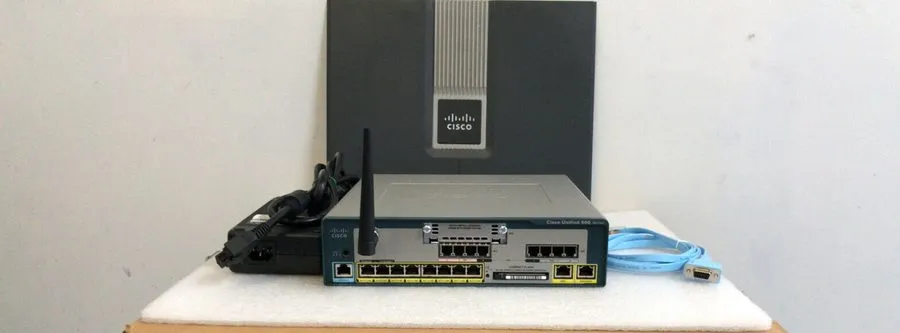 Маршрутизатор CISCO UC520W-8U-4FXO-K9 UC520 Wireless VoIP Router 4FXO 4FXS CME-8