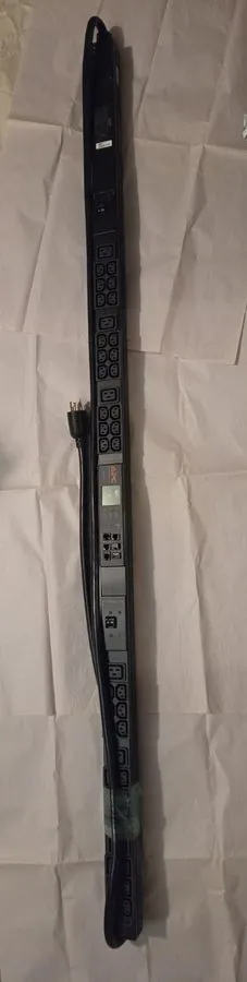 Блок розеток PDU APC AP8841 NetShelter Rack PDU Metered 0U 5.0kW 200V/208V 30A C