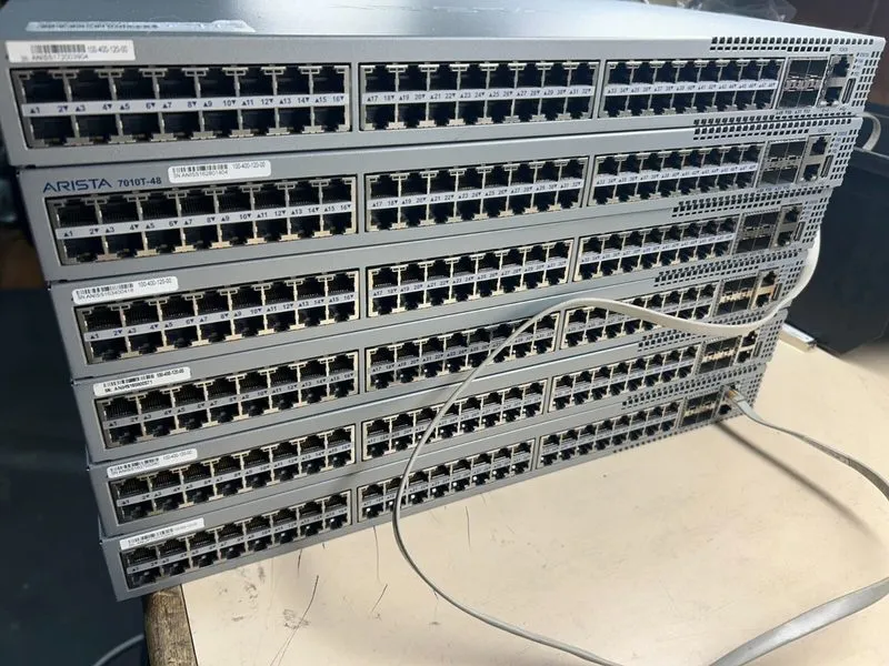 Коммутатор Arista DCS-7010T-48-R 48-Port 1G/10G Switch Rear to Front Airflow — фото лота 2