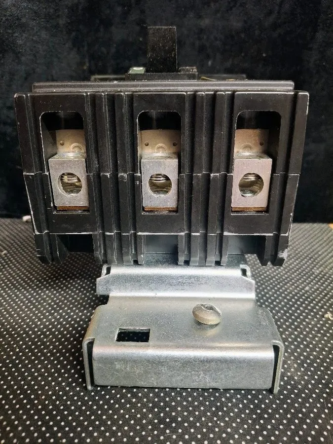 Автоматический выключатель Square D FA34100 3p 100 amp 480v Gray I line Circuit