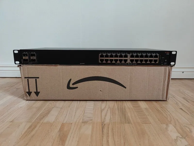 Коммутатор Aruba 6100 (JL678A) 24x1G+4x10G Switch
