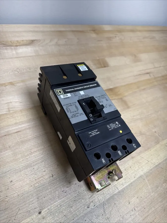 Автоматический выключатель Square D KA36225 I-Line Circuit Breaker 225 AMP 600 V