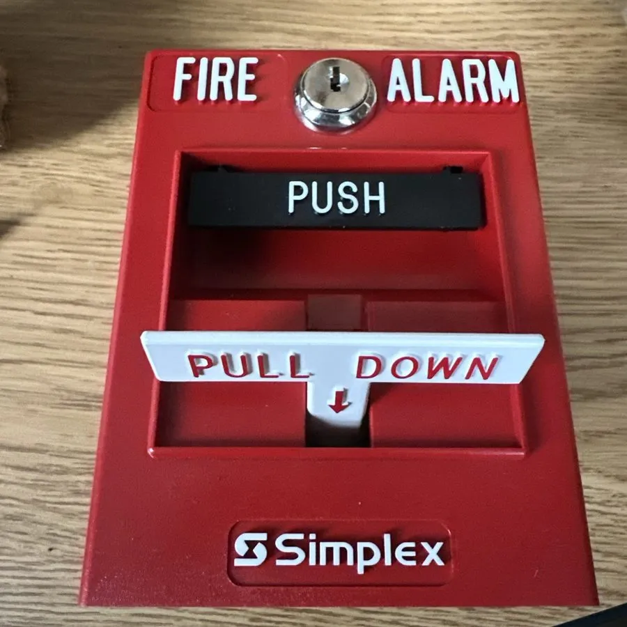 Оборудование пожарной сигнализации Simplex 4099-9006 Fire Alarm Pull Station LED — фото лота 1