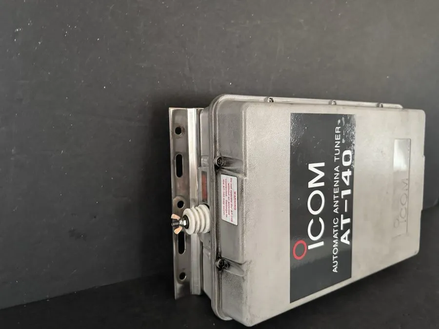 Антенный тюнер Icom AT-140 Automatic Antenna Tuner — фото лота 1