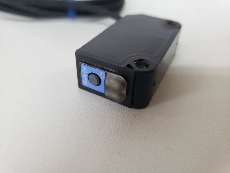 Фотоэлектрический датчик Keyence PZ-V71P Photoelectric Sensor FNOB