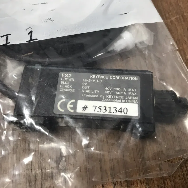 Фотоэлектрический датчик Keyence FS2-60P Fiber Photoelectric Sensor 12-24VDC — фото лота 1