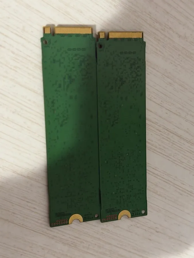 SSD-накопитель Samsung PM981a 256GB M.2 NVMe Internal SSD MZVLB256HBHQ