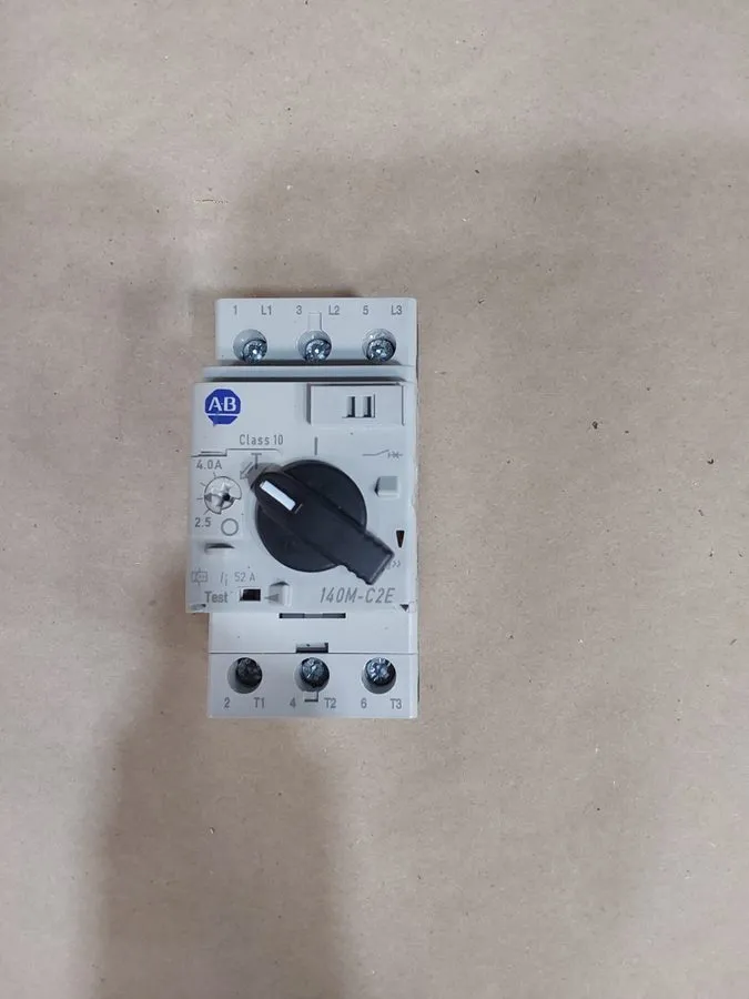 Автоматический выключатель Allen Bradley 140M-C2E-B40 Motor Protection Circuit B