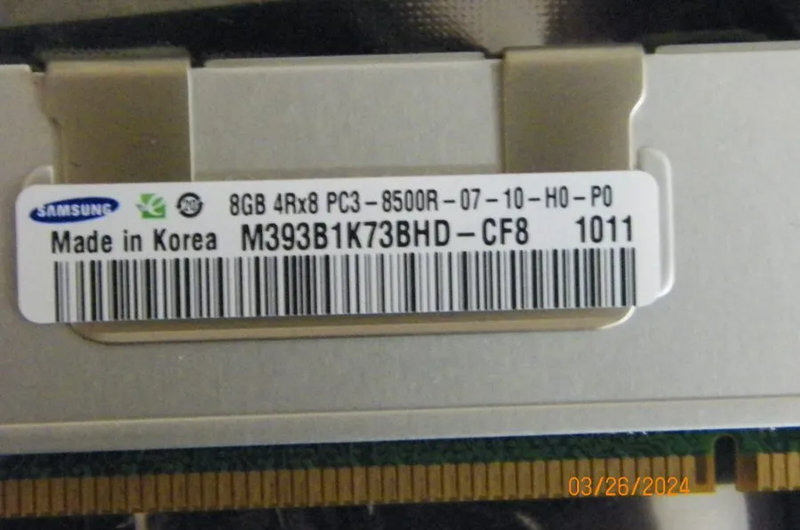Модуль памяти Dell K075P 8GB PC3-8500R DDR3-1066 4Rx8 ECC Memory Samsung M393B1K — фото лота 1