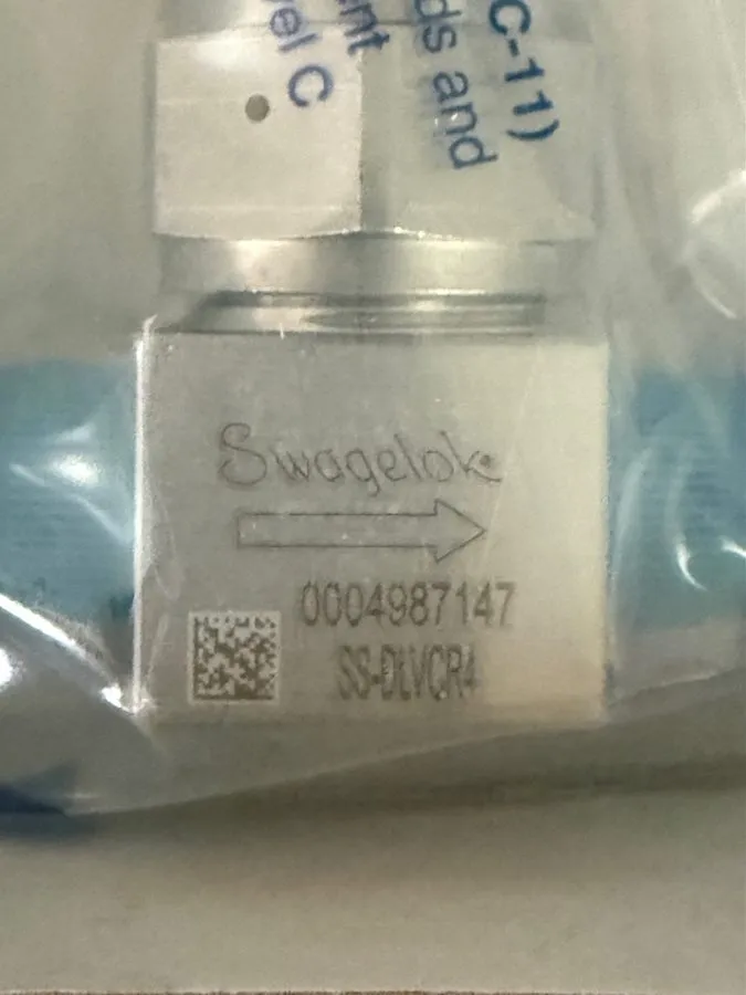 Клапан Swagelok SS-DLVCR4 Stainless Steel Diaphragm Valve 1/4" VCR
