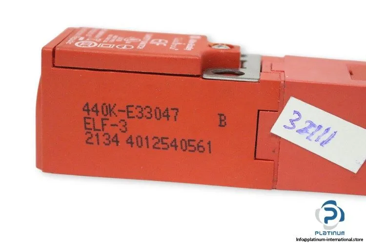 Реле безопасности ALLEN BRADLEY 440K-E33047 INTERLOCK SWITCH_2NC_2134 4012540561 — фото лота 2