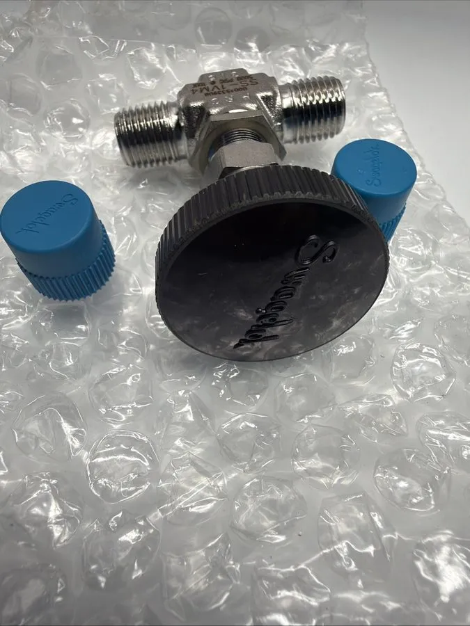 Клапан Swagelok SS-1VM4 Needle Valve Vee Stem 1/2” Male NPT Stainless Steel — фото лота 2
