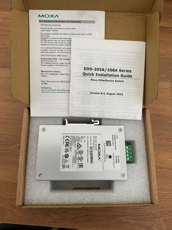 IIoT-устройство MOXA EDS-205A-T 5 Port Ethernet Switch