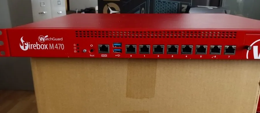 Межсетевой экран WatchGuard Firebox M370 WL6AE8 8-Port Network Security Applianc