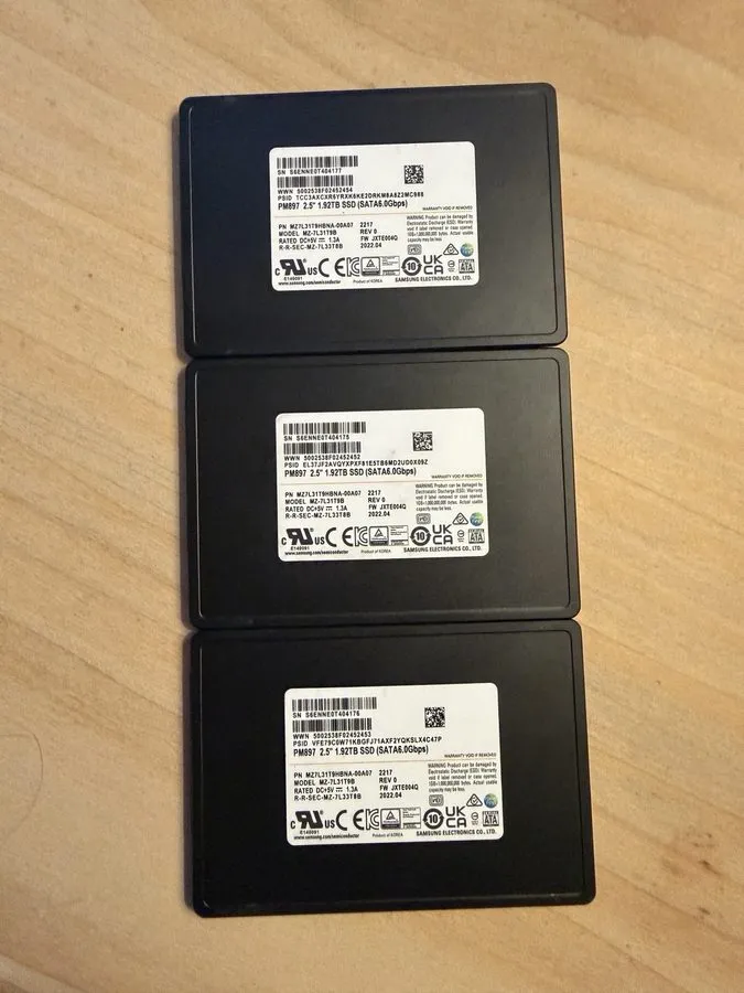 SSD-накопитель Samsung PM897 1.92TB SSD 2.5" 3D TLC SATA III 6G MZ-7L31T9B MZ7L3 — фото лота 1
