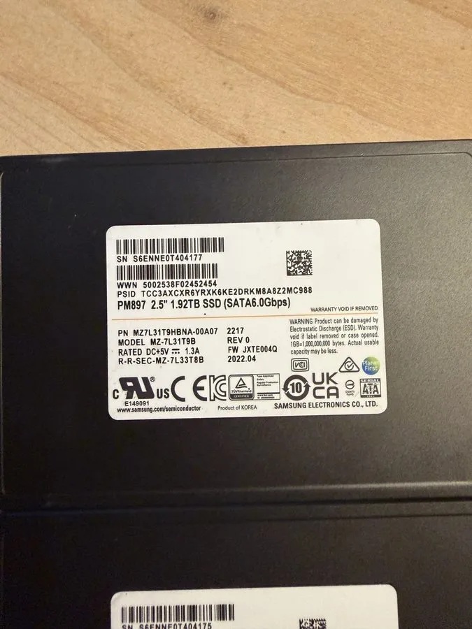 SSD-накопитель Samsung PM897 1.92TB SSD 2.5" 3D TLC SATA III 6G MZ-7L31T9B MZ7L3 — фото лота 2