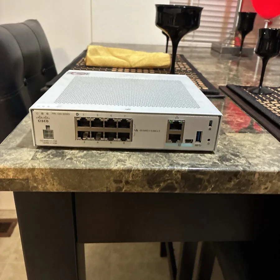 Межсетевой экран Cisco FPR-1010 V01 Firepower 1010 Firewall 8-Port GbE 2x PoE+ L — фото лота 2