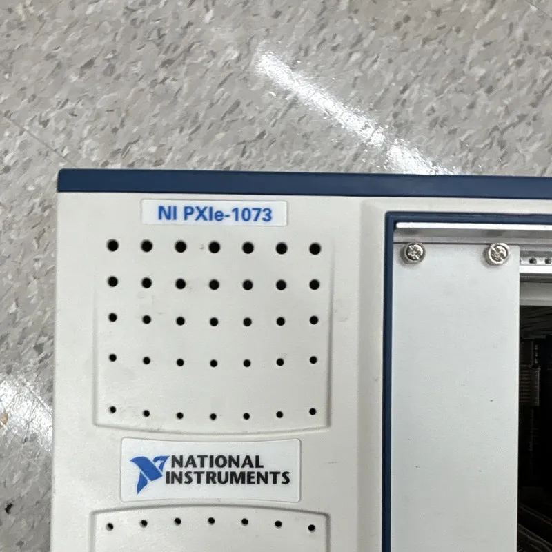 Шасси National Instruments PXIe-1073 PXI Express Chassis Mainframe, 5-Slot