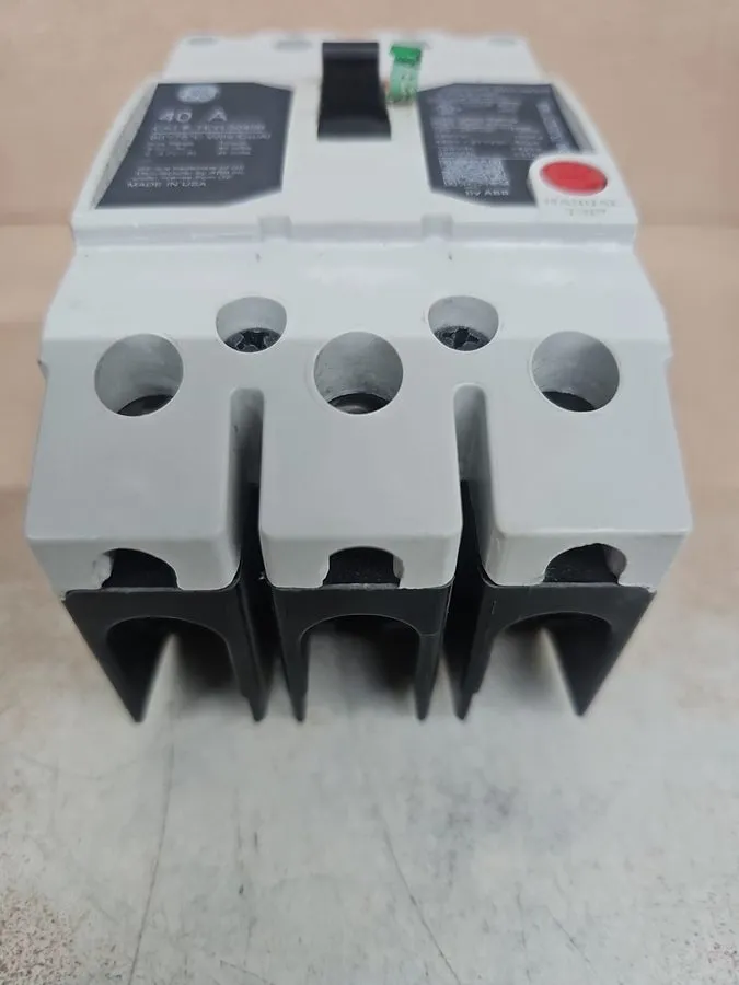Автоматический выключатель GE TEYL3040B 3 Pole 40 Amp 480V Circuit Breaker Shunt — фото лота 1