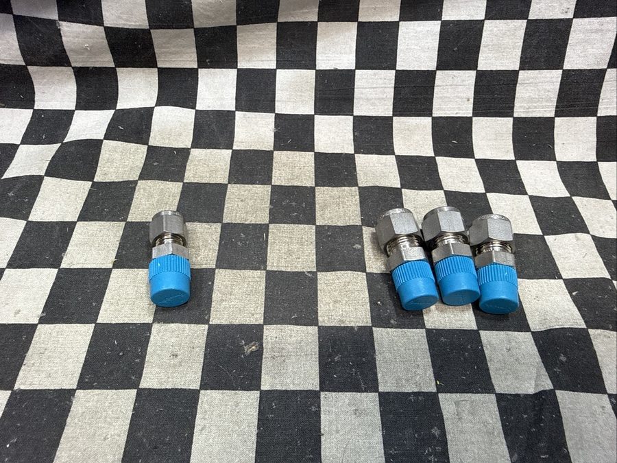 Разъём SWAGELOK SS-400-1-4 SS CONNECTOR FITTING, 1/4" TUBE x 1/4" MNPT MALE