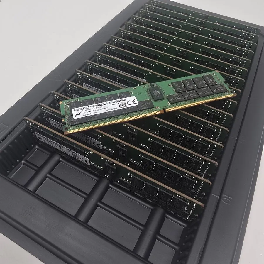 Модуль памяти 128 GB 4x Micron 32GB DDR4-2666 RDIMM Server Memory (MTA18ASF4G72P