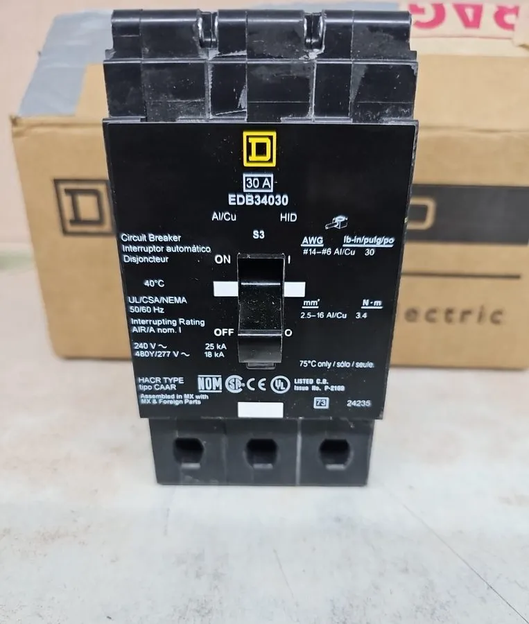 Автоматический выключатель Square D EDB34030 Circuit Breaker 30A 3-Pole 480V AC 