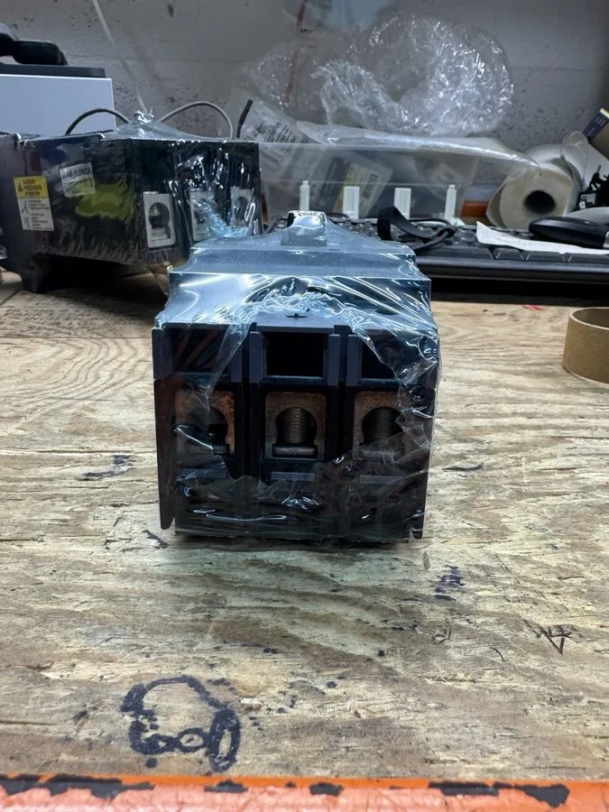 Автоматический выключатель 3VA4180-4ED34-0AA0 Siemens Circuit Breaker 3 Pole 80 