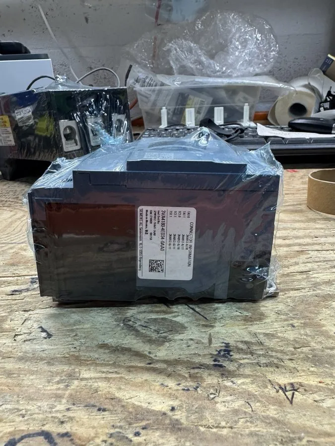 Автоматический выключатель 3VA4180-4ED34-0AA0 Siemens Circuit Breaker 3 Pole 80  — фото лота 2