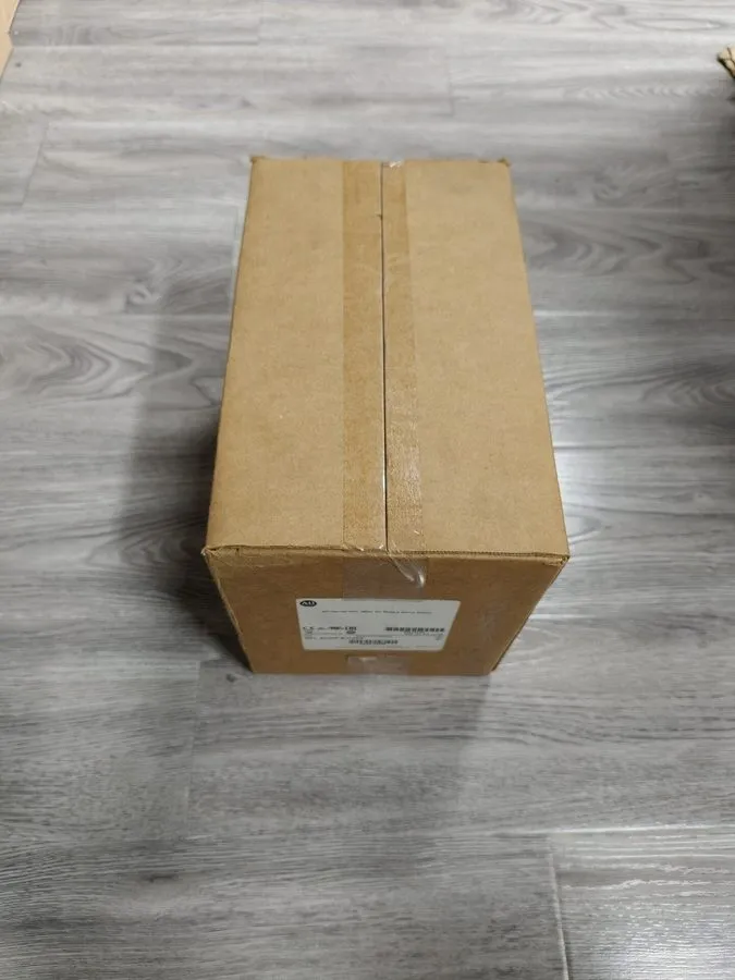 Серводвигатель MPL-B330P-SJ74AA Servo Motor Allen‑Bradley 1.8kW 660V AC