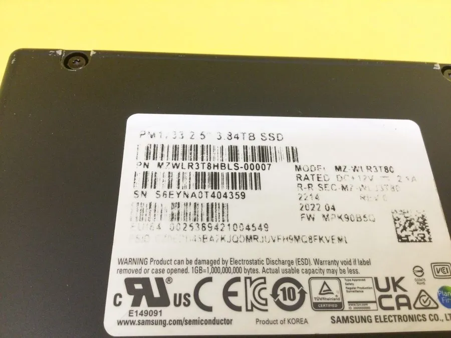 SSD-накопитель MZ-WLR3T80 Samsung PM1733 3.84TB 2.5in NVMe PCIe 4 Enterprise SSD — фото лота 1