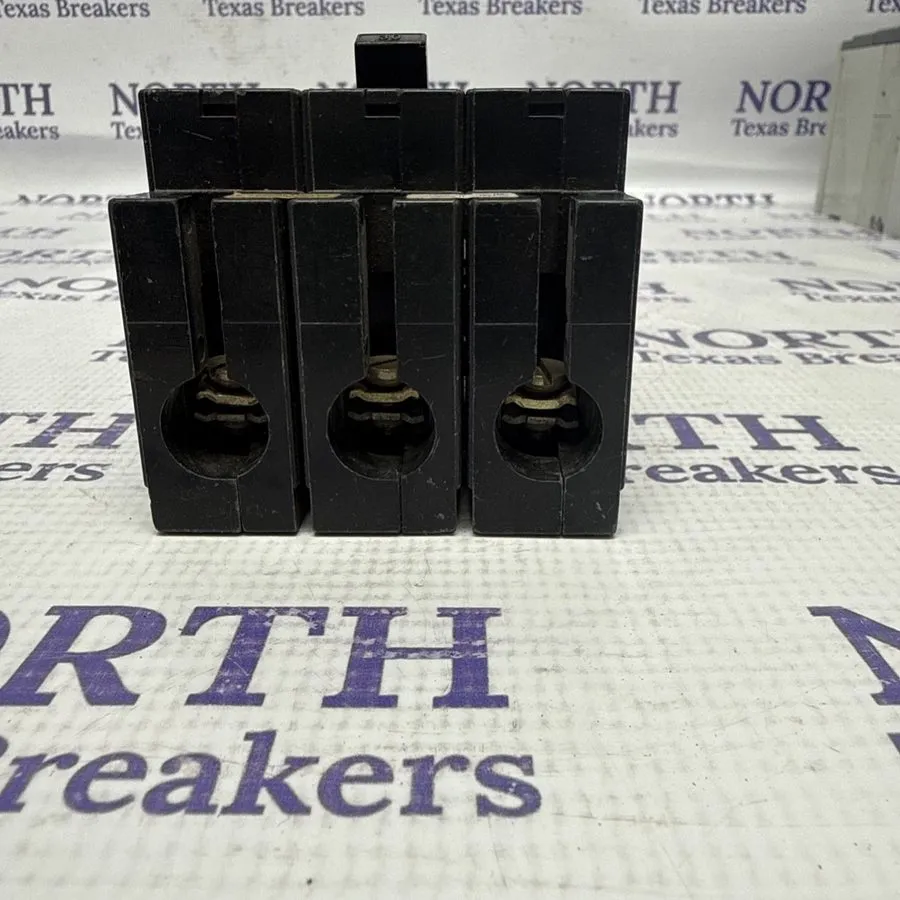 Автоматический выключатель Square D EHB34030 30A 3-Pole 480V AC Bolt-On Molded C