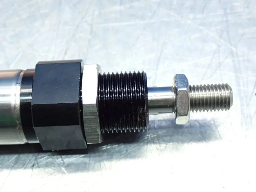Пневмоцилиндр PARKER P1A-SERIES PNEUMATIC CYLINDER P1A-S025MS-0250 — фото лота 1