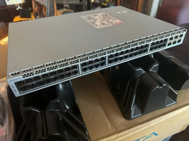 Коммутатор Arista CCS-720XP-48Y6-2F 48-Port PoE+ Switch 1 Year — фото лота 1