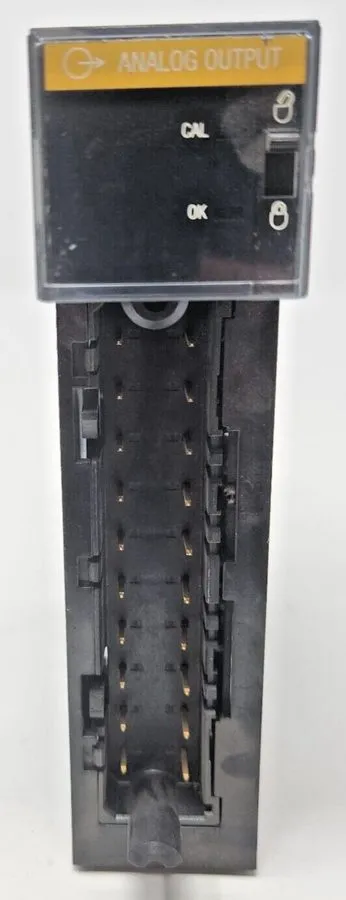 Модуль ввода-вывода Allen-Bradley ControlLogix 1756-OF8/A 8 Analog Output Module